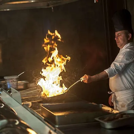 Alila Deluxe Thermal & 아피욘