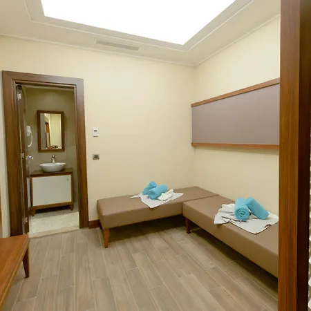 Alila Deluxe Thermal & 아피욘