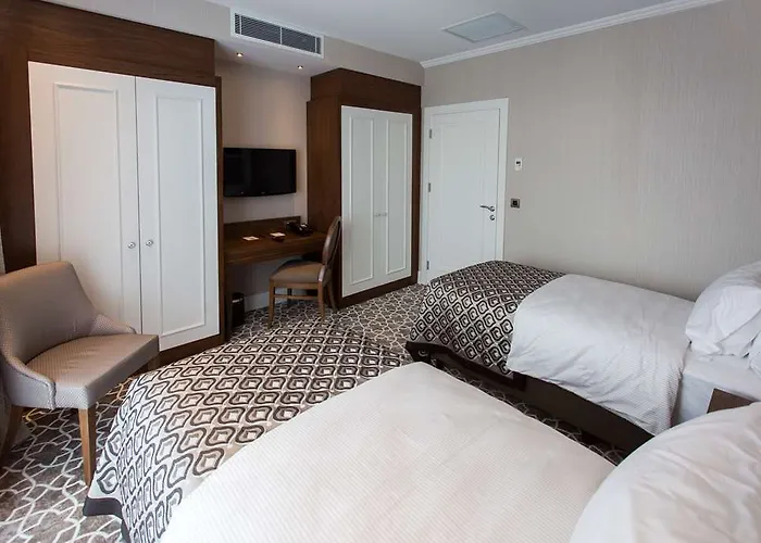 Alila Deluxe Thermal & מלון